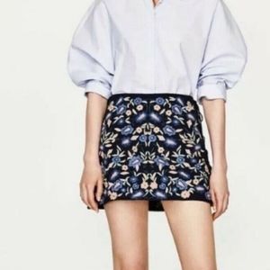 Zara Trafaluc floral embroidered mini skirt (S/small)